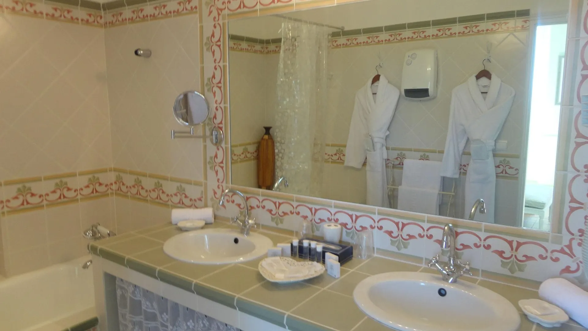 Hotel L'Orangeraie Ла Круа-Вальме