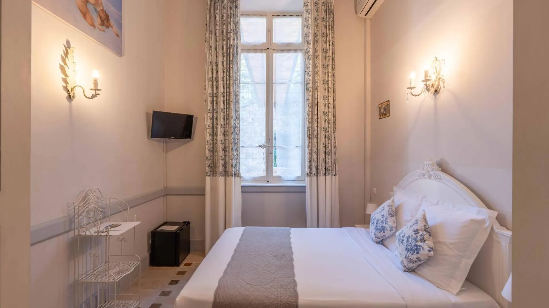 Hotel L'Orangeraie Ла Круа-Вальме 3*,  Франция