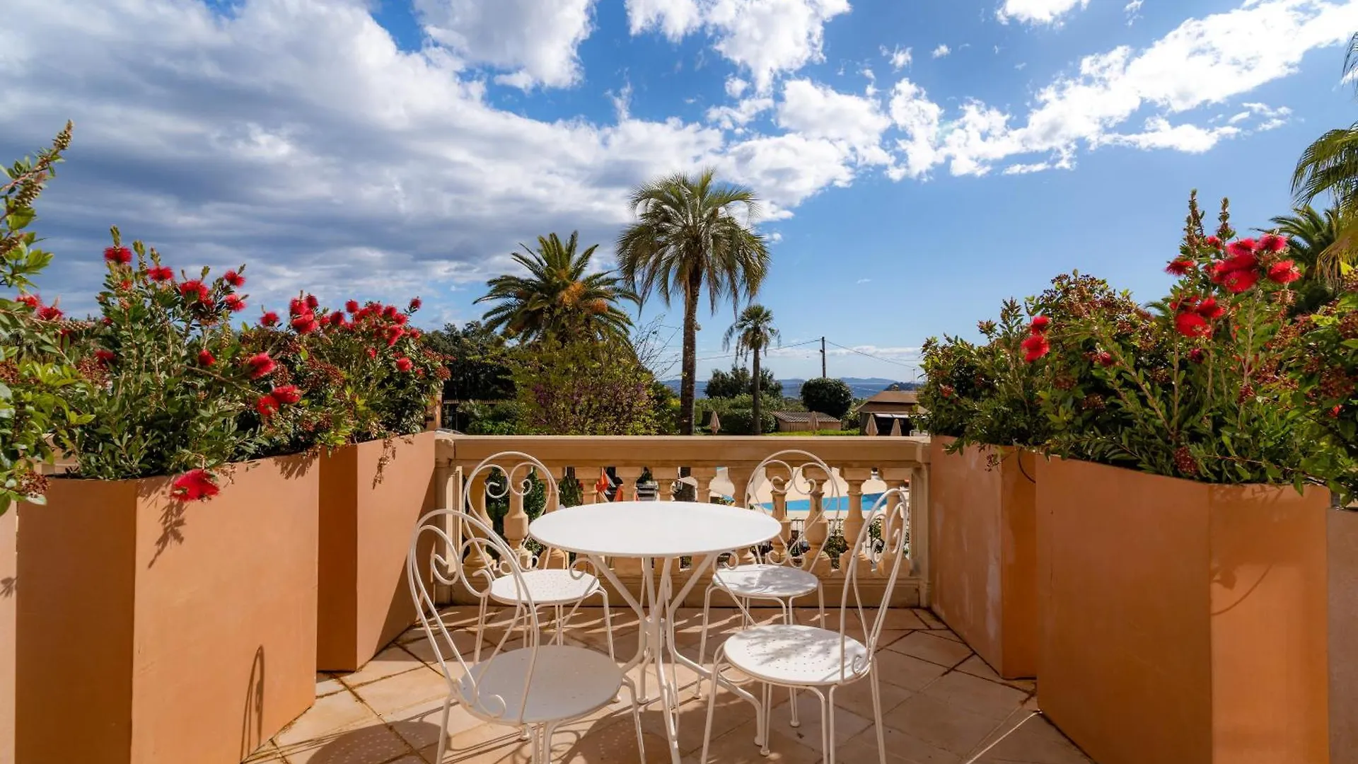 Hotel L'Orangeraie Ла Круа-Вальме 3*,