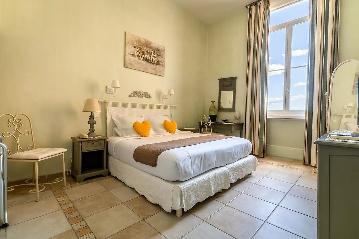***  Hotel L'Orangeraie Ла Круа-Вальме Франция