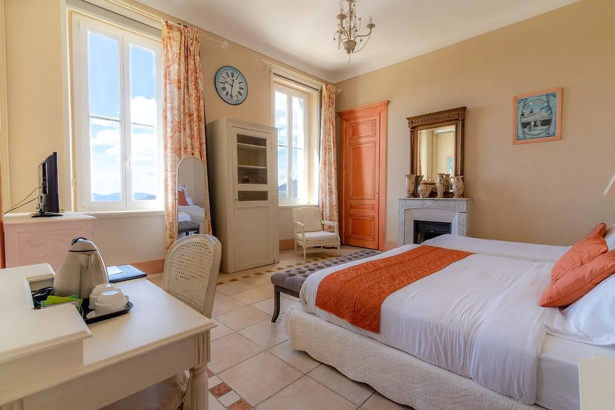***  Hotel L'Orangeraie Ла Круа-Вальме Франция